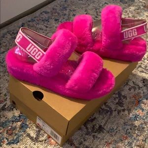 Oh yea Fluff Ugg Slides